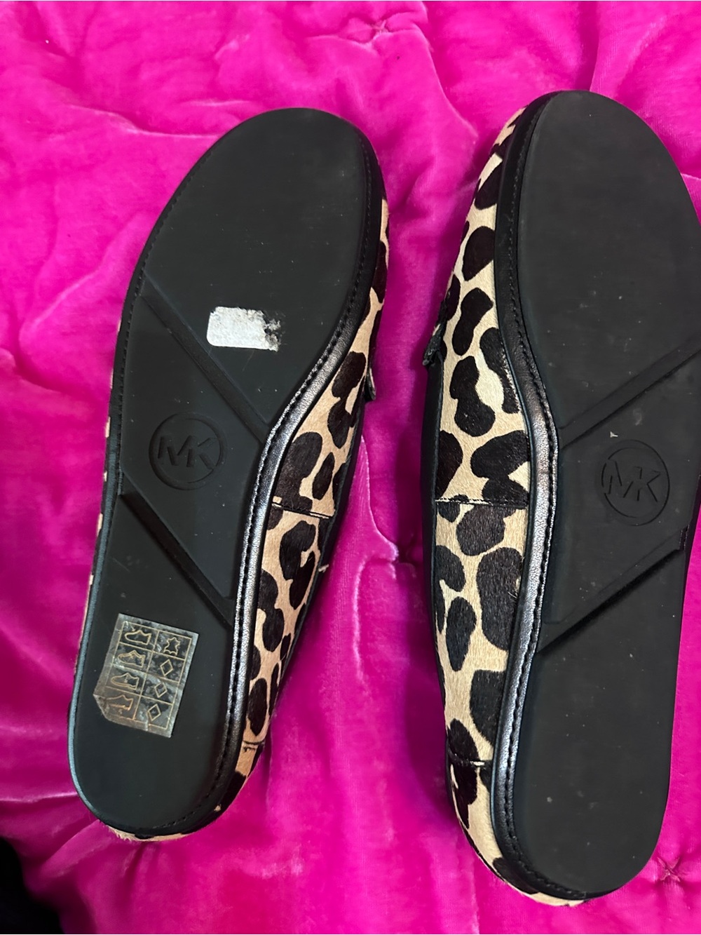 Michael Kors Leopard Print Loafers in Black & Beige sz 7.5 - Picture 3 of 4